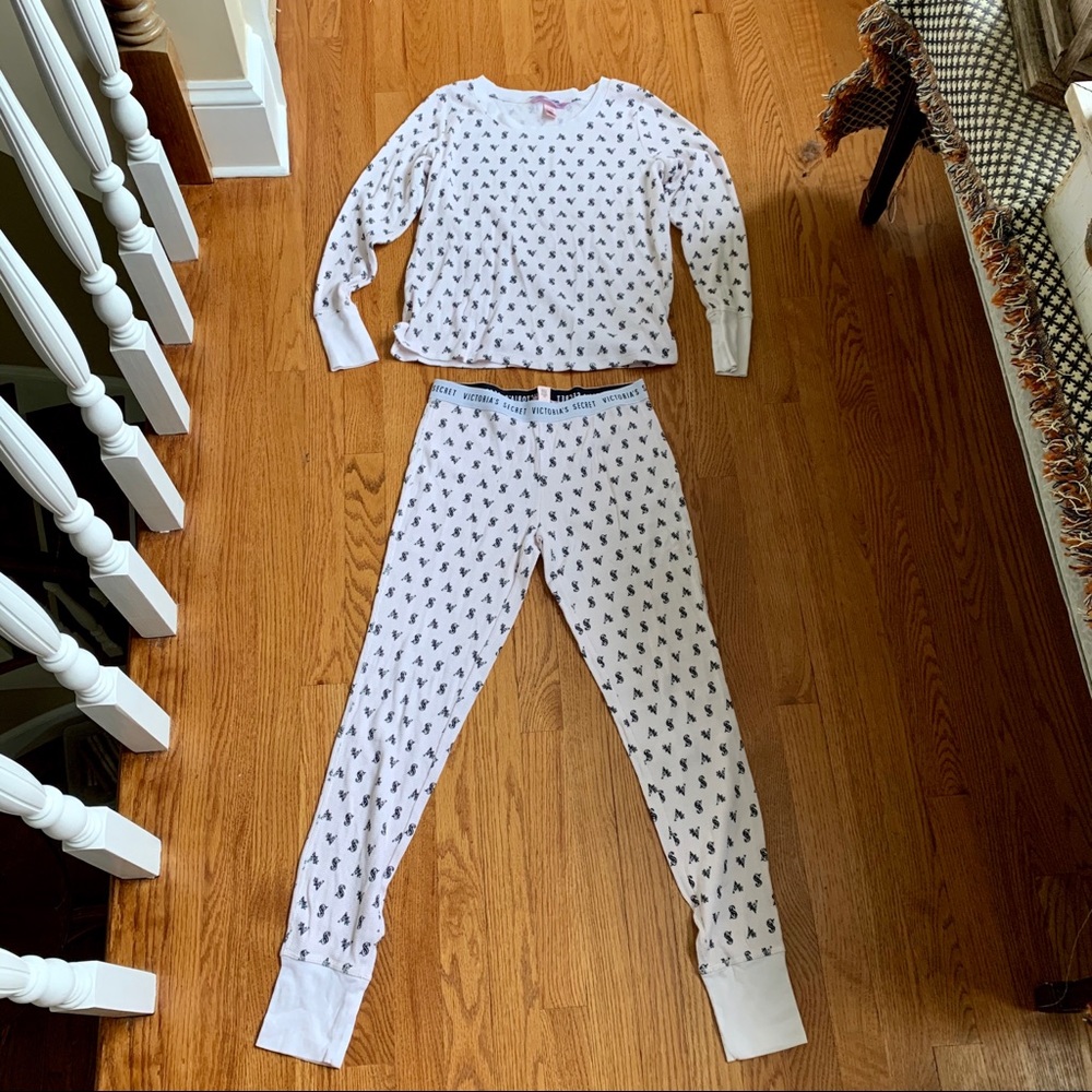 Victoria Secret Sleep Set - Picture 2 of 5